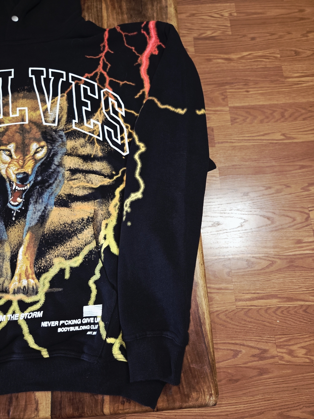 Darc Sport Men's Lightning Detailed Graphic Pullover Hoodie. Size Medium - Picture 3 of 7
